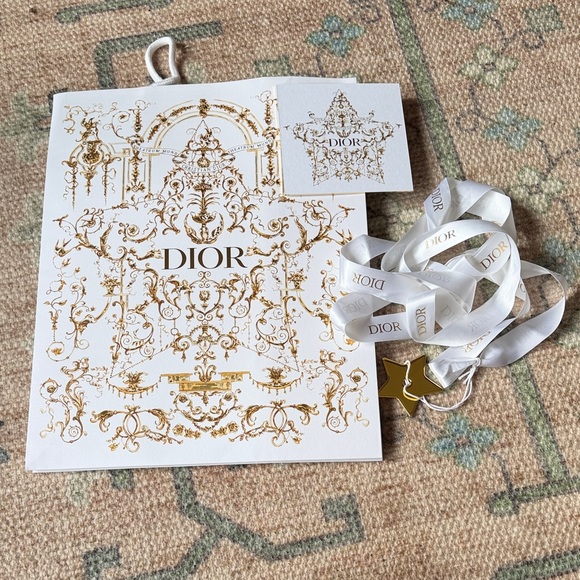 Bundle of Dior Holiday Shopping Bags - Picture 4 of 4